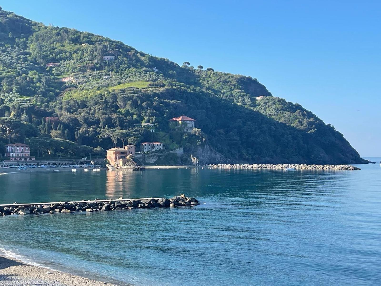 Beatrice Nel Centro Di Levanto Exterior foto